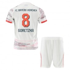 FC Bayern München Børn Goretzka 8 Udebanetrøje 2025-26 Fodboldsæt